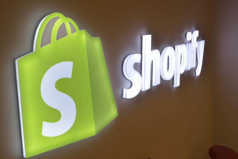 Benchmark Reaffirms Shopify Buy Rating, Sees Monetization Gains from Checkout Shift